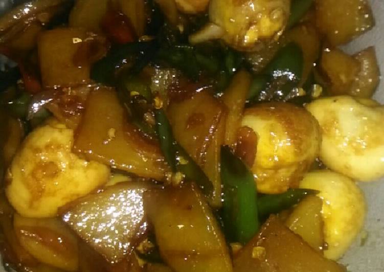 Bagaimana Menyiapkan Kentang Telur Puyuh Cabe Ijo Anti Gagal