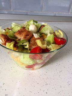 O poză a rețetei Salată cu piept de pui.