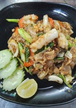รูปของ ก๋วยเตี๋ยวผัดซีอิ้วปลาหมึก