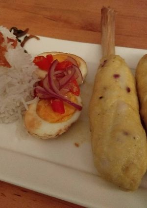 A picture of Sate Lilit Bali (Indonesian Balinese Fish satay).