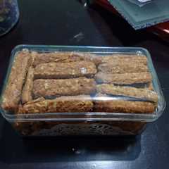 A picture of Almond palm cookies.