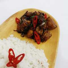 A picture of Ayam Goreng Mentega.