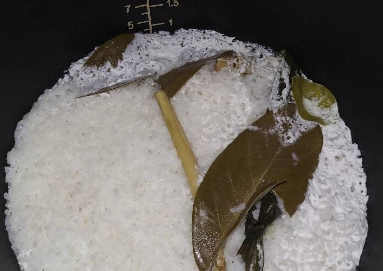 Bagaimana Membuat Nasi uduk gurih ala magic com yang Bikin Ngiler