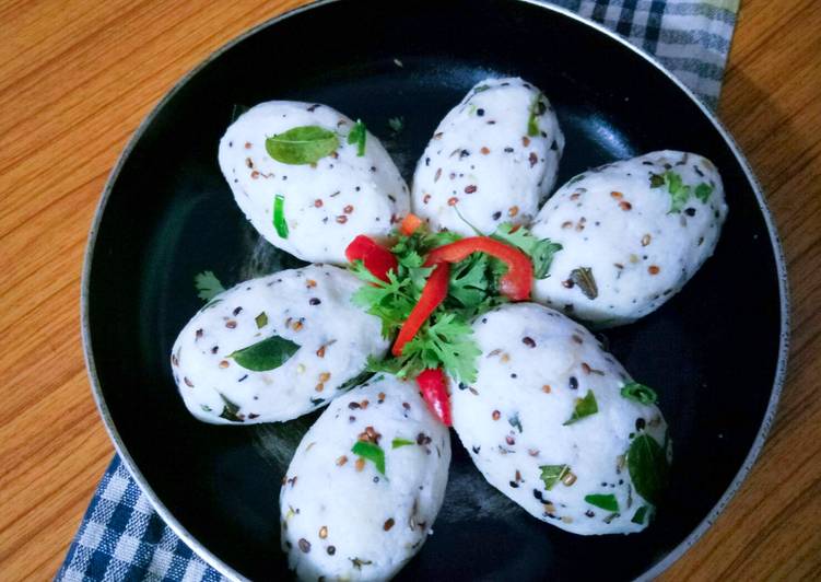 Steps to Make Speedy Seasoning rice balls