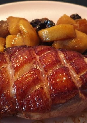 Una foto de Magret de pato con manzana y ciruelas al Pedro Ximénez