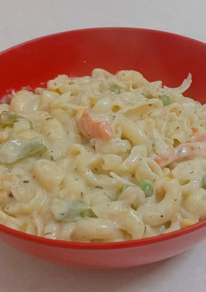 A picture of White Rich Creamy Pasta.