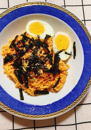 Hình của món Mì trộn samyang.