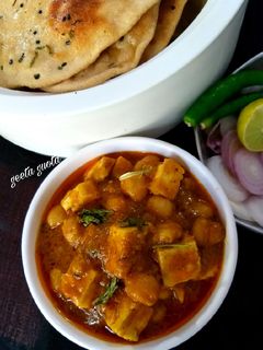 पंजाबी छोले पनीर मसाला (punjabi chole paneer masala recipe in Hindi) रेसिपी मुख्य फोटो