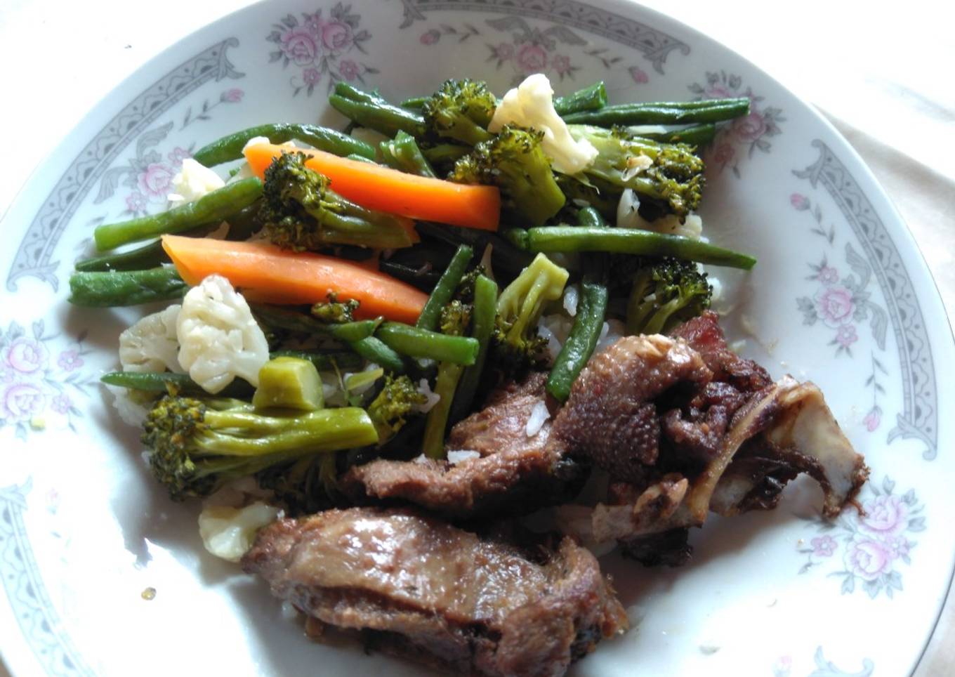 Assorted veges served with chicken