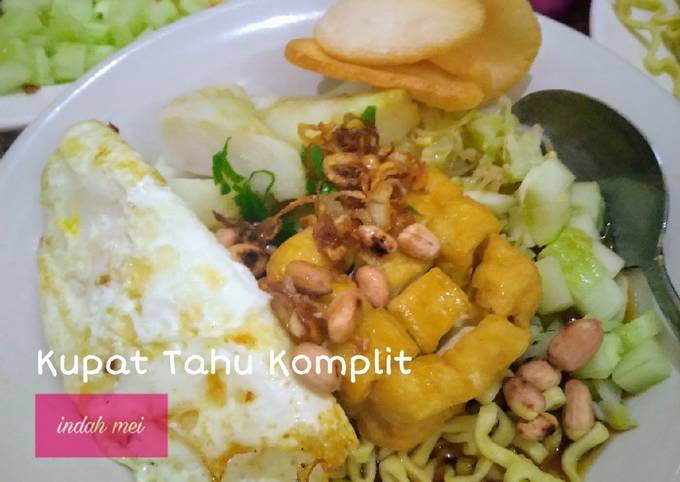 Kupat Tahu Komplit