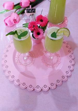 صورة لوصفة عصير الموخيتو المنعش