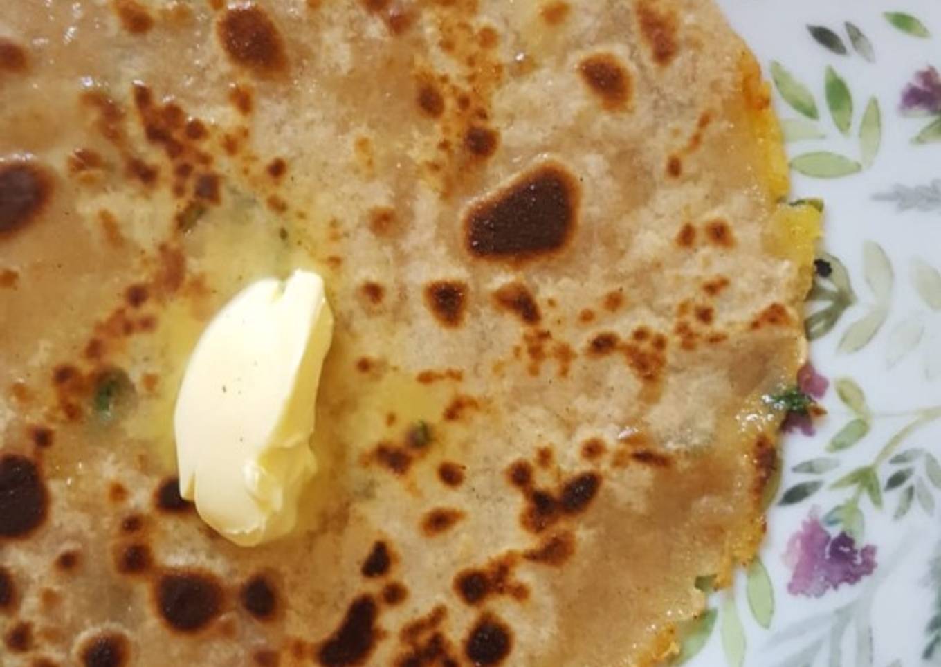 Potato stuffed indian flatbread (Parantha)