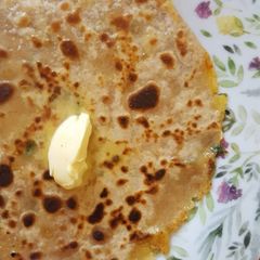A picture of Potato stuffed indian flatbread (Parantha).