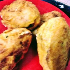 A picture of Bread Roll (In Besan Batter).
