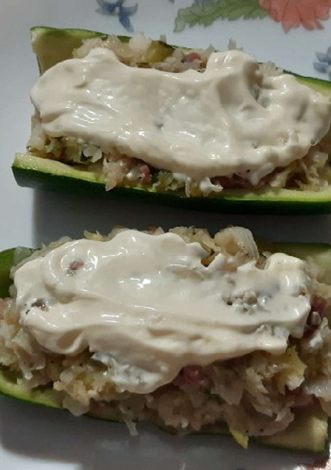 Una foto de Calabacín relleno de pescado y taquitos de jamón, para comer en frío