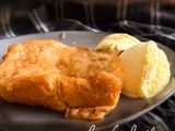 Torrijas de brioche cremosas de flan de vainilla caramelizadas