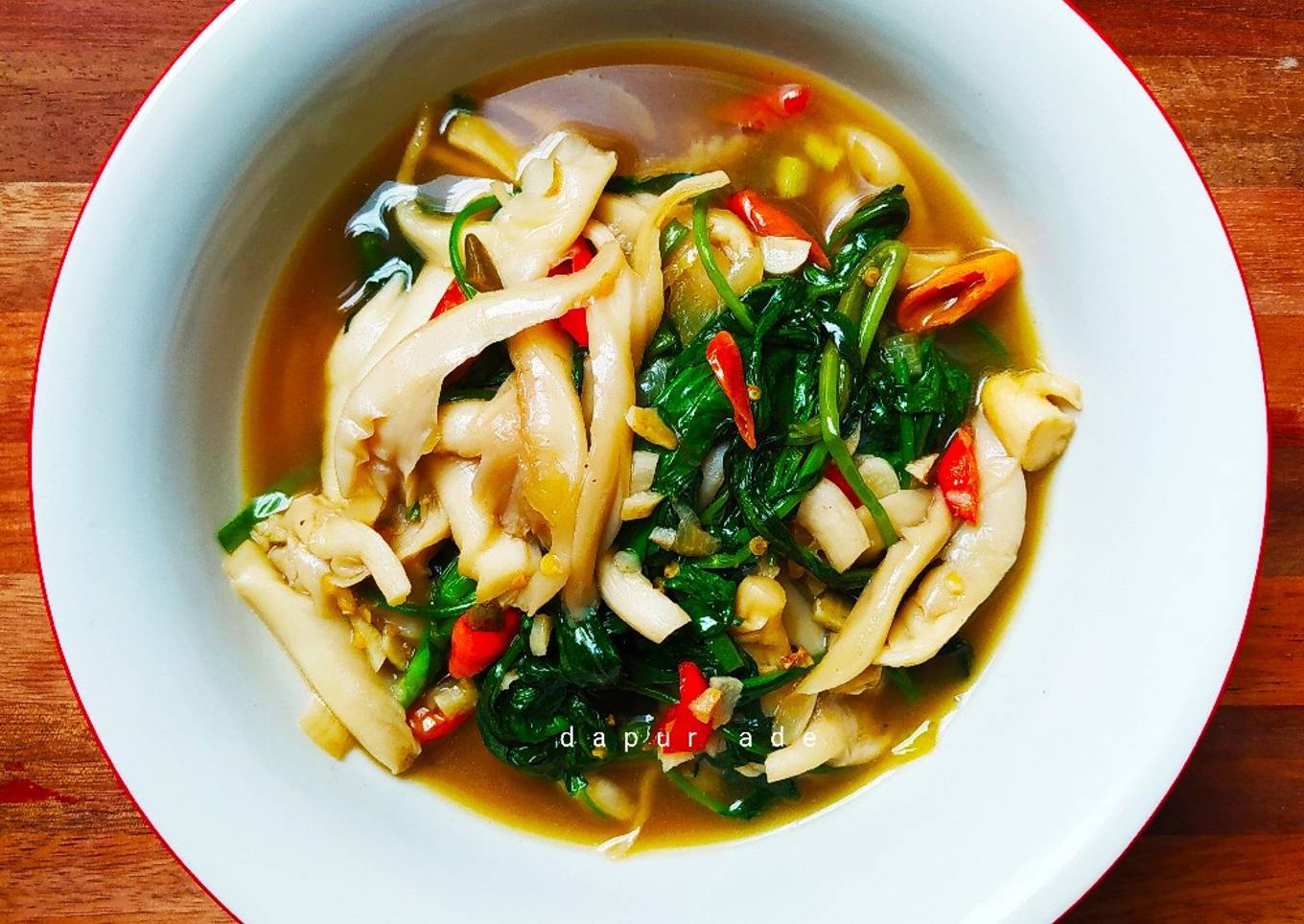 Jamur goreng karo bayem ing saus mutiara