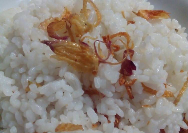 Bagaimana Menyiapkan Nasi Uduk Dandang, Lezat Sekali