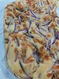 Pan Focaccia Genovesa con Cebolla, Nuez y Queso de Cabra