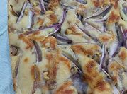Una foto de pan focaccia