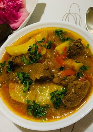 O poză a rețetei Gulaș de vițel !.