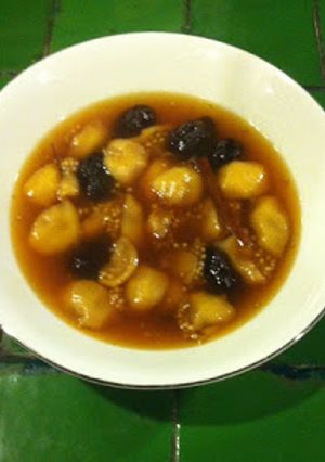 Una foto de Dulce de guayaba y ciruelas pasa