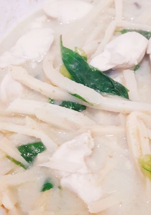 รูปของ แกงเขียวหวานไก่ใส่หน่อไม้ (สูตรไม่เผ็ดสำหรับเด็ก)