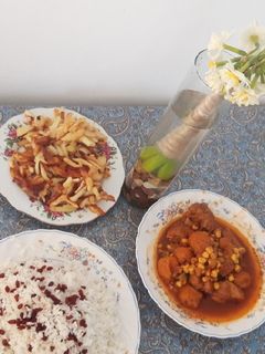 عکسی از دستور زرشک پلو با خورشت آلو بخارا