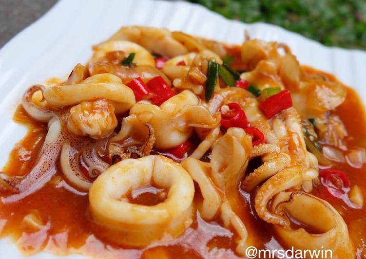 Resep Cumi Saos Pedas Manis Oleh Mrsdarwin Cookpad