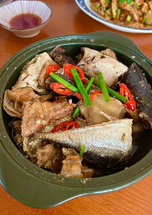 Hình của món Cá Sòng Kho Thịt Ba Rọi Giềng Ớt.