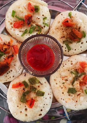 A picture of Mini vegetable uttapam.