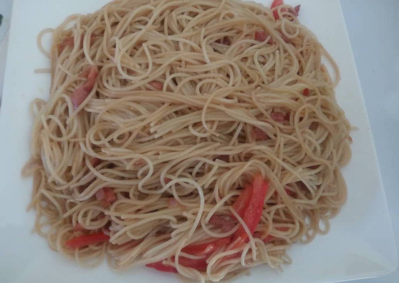 Fried spaghetti with bacon