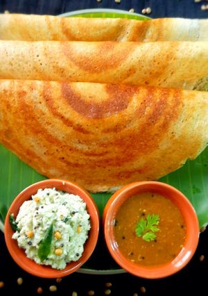 A picture of Crispy horse gram dosa.