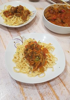 O poză a rețetei Spaghete cu pipote în sos de roșii.