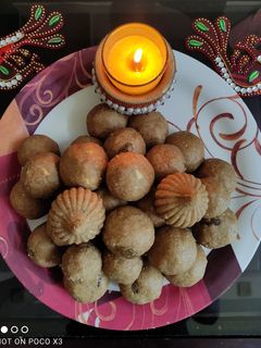 शेंगदाणा गुळ लाडू (shengdana gul ladu recipe in marathi) रेसिपी चे मुख्य फोटो