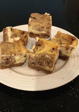 A picture of Cinnamon Swirl Cheesecake Bars.