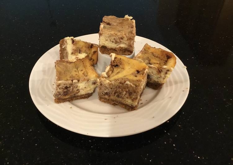 Cinnamon Swirl Cheesecake Bars