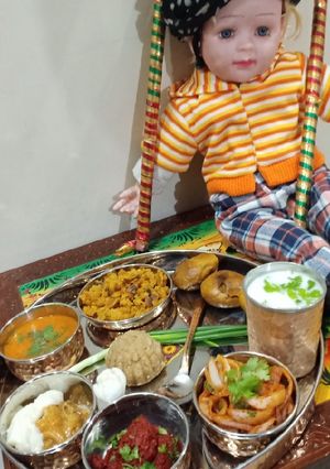 દાલ બાટી(Dal Bati Recipe In Gujarati) રેસીપી મુખ્ય ફોટો