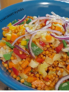 Una foto de Ensalada de lentejas y verdura