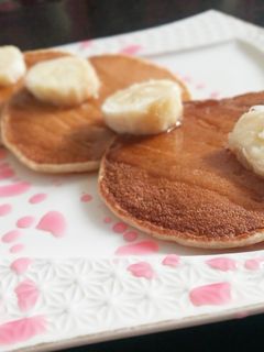 صورة لوصفة بان كيك بالموز و العسل 🥞🍌🍯