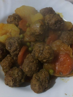 Una foto de Albóndigas a la jardinera