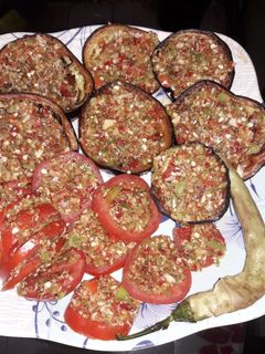صورة لوصفة باذنجان وطماطم بالخلطه