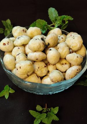A picture of Minty Fox nuts.