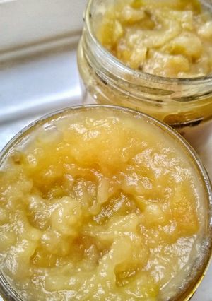 A picture of Apple Sauce Two Ways.