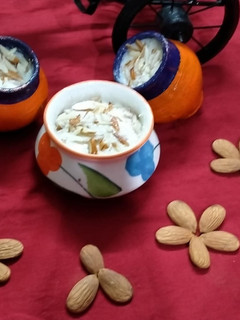 मटका कुल्फी (Matka kulfi recipe in Hindi) रेसिपी मुख्य फोटो