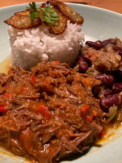 Una foto de Pabellón Criollo venezolano
