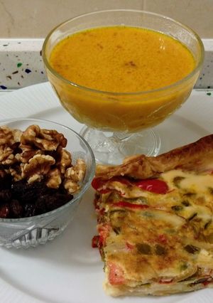 Foto principal de Quiche vegana de tofu con crema de calabaza y zanahorias