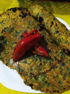 मेथी लौकी थेपला (Methi lauki thepla recipe in Hindi) रेसिपी मुख्य फोटो