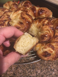Una foto de Panadería: Hojaldre dulce de manteca, sin huevo
