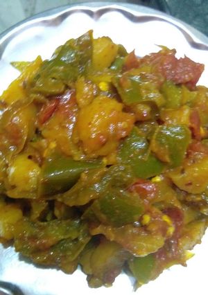A picture of Capsicum, potato vegetable.